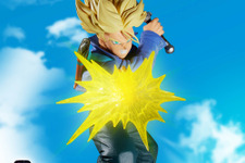 「ドラゴンボール」より「トランクス」がメカフリーザとの戦闘イメージで立体化！レッドリボン軍のロゴルームライトなどと共にプライズ展開