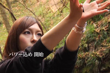 『イケニエノヨル』先着購入特典にスピリチュアルアイドルがパワーを込める 画像