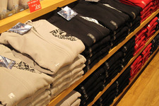 『METAL GEAR RISING』ユニクロのコラボパーカ＆Tシャツ販売開始 ― Yahoo!トップページジャックも 画像