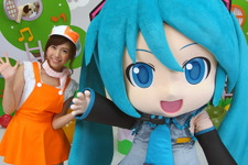 『初音ミク Project mirai 2』公式プロモーション番組で「顔パス→強制連行→屈辱」という目に遭うミクダヨーさん 画像