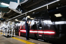 【レポート】特急ラピート「スター・ウォーズ」号、ストームトルーパーに見守られて発進 画像