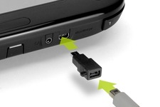 Wii U GamePad向け「MicroUSB 変換コンバータ」発売、スマホと同じケーブルで充電できる 画像