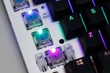 光ることに特化したゲーミングキーボード発売…光が高速で移動、呼吸するように点滅など 画像