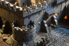 TRPG向けミニチュア城『Dwarven Forge's Castles』が超豪華！サンドボックスの様に組み立て可能 画像