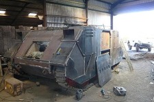 ゲームの装甲車を実際に作成−乗用車を踏みつぶす迫力動画 画像