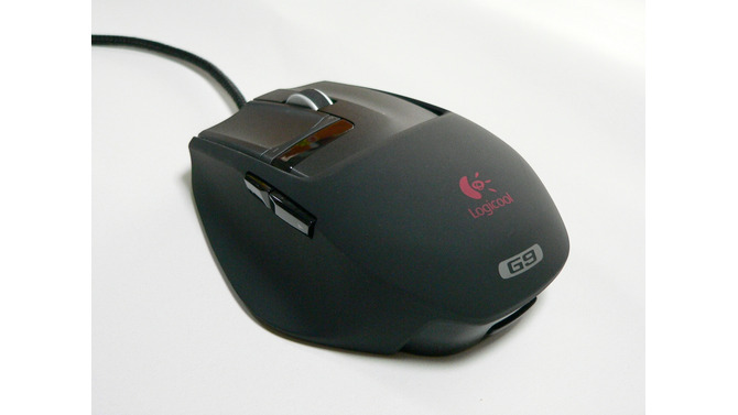 ロジクール、「勝つための」ゲーミングマウス『G9』を発表〜交換可能なグリップとカスタマイズ機能、快適さより正確さを追求〜