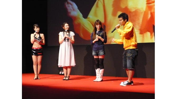【TGS2007】テクモブースでは新作『NINJA GAIDEN Dragon Sword』をリア・ディゾンさんがプレイ！