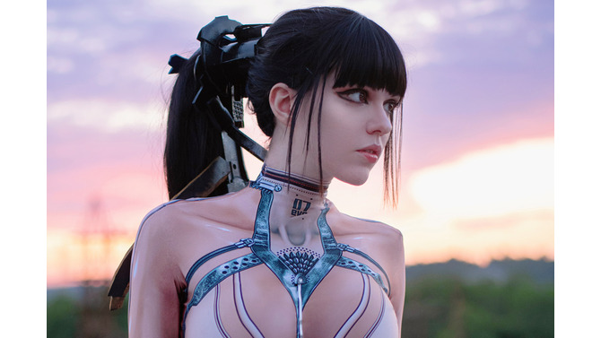 イヴ／アビ アイコーウ（Instagram：abiaikou）