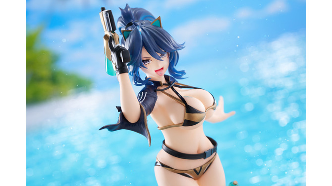 「kson」水着フィギュアが大迫力！挑発するような表情とやんちゃなポージングで魅力を表現