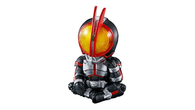 哀愁あふれる待ち姿が愛くるしい…「まちぼうけ 仮面ライダーの場合」が再販―ファイズ、カブトなど全4種を立体化