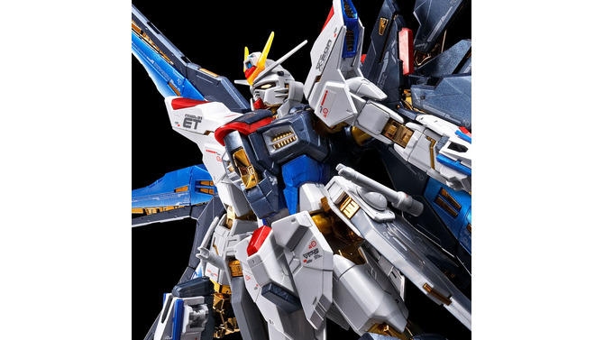 RGガンプラ「ストフリ」「デスティニー」のチタニウムフィニッシュ仕様が再販！ディスプレイを一層華やかにする「光の翼」も同時予約