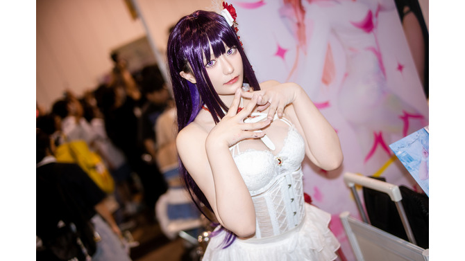 ミハラ『勝利の女神:NIKKE』／Grace Kaori W（Instagram：gracekirara）