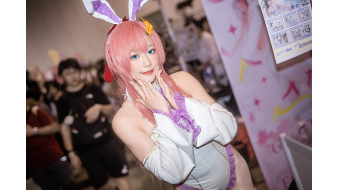 ラクス・クライン（バニーガールver.）「機動戦士ガンダムSEED」／Grace Kaori W（Instagram：gracekirara）