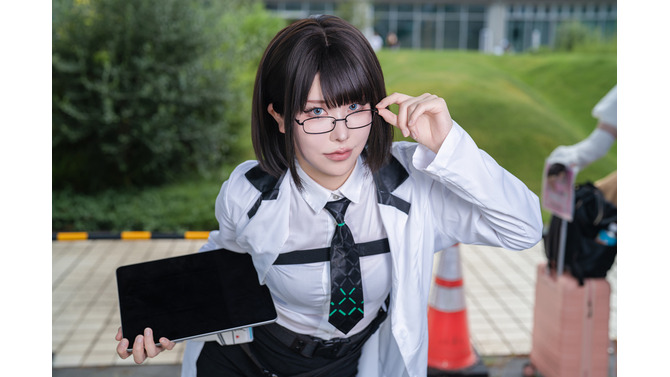 マナ『勝利の女神:NIKKE』／山中おくら（X：@ymnnkn_okura）