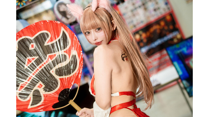 お狐様／かがみ。もち（X：@kagamisou）【COS★FES TREASUREブース】