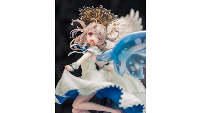 写真立てから飛び出したイリヤの素肌がチラ見せ！「プリズマ☆イリヤ」シリーズ15周年記念イラストが立体化