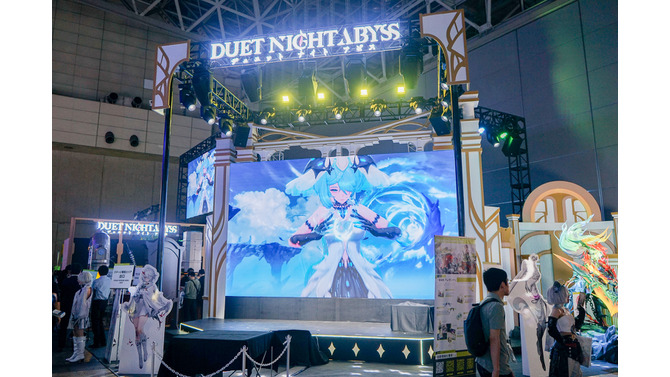 『デュエットナイトアビス』TGS2025は特大ジオラマ「煉火の典獄」が超豪華！試遊やコスプレなど盛りだくさんなブースレポートをお届け