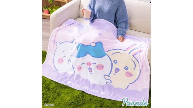 ハチワレが嬉しそう…!「ちいかわ」ふわふわ生地の超BIGマイヤーブランケット全2種デザインが可愛くて癒される