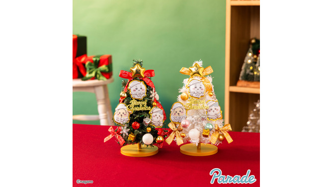 頂点には“星”も！「ちいかわ」クリスマスツリーがプライズ展開、ハチワレたちも可愛らしい衣装でオーナメントに