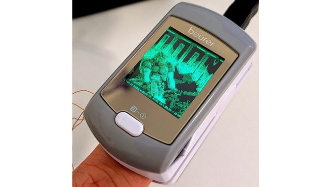 “DOOM移植チャレンジ”ついに医療機器へ―パルスオキシメーター上での表示に成功