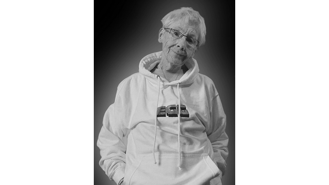 海外「ゲーマーグランマ」78歳でこの世去る…ユーモア溢れる映像で240万人以上のTikTokユーザーの心つかむ