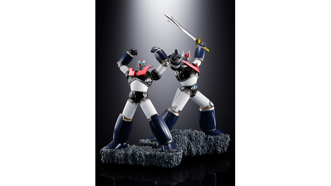マジンガーZ、グレートマジンガーが2体セットでスタチュー化！胸部放射版やマジンガーブレードは美しいメッキ仕上げ