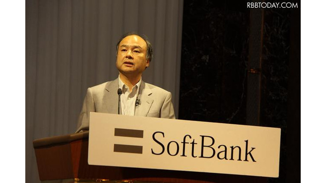 決算説明会に登壇した孫社長