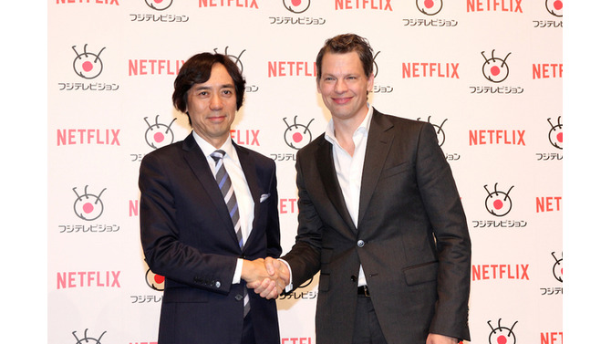 フジテレビ常務取締役の大多亮氏と、Netflix代表取締役社長のグレッグ・ピーターズ氏
