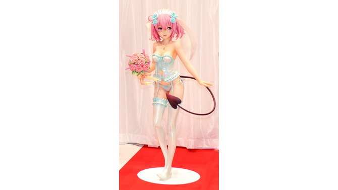 「To LOVEる」の「モモ」等身大フィギュアが限定10体で販売決定、価格は250万円