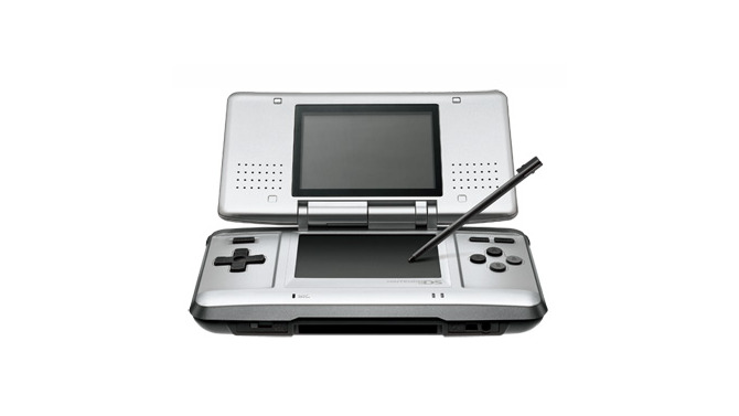15周年目前の「ニンテンドーDS」について一言！ 手に入れた時の出来事や好きなゲームなど、あなたの思い出を大募集【アンケート】