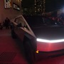 対生物兵器モードも兼ね備えるローポリ風電動ピックアップトラック「CYBERTRUCK（サイバートラック）」、日本でお披露目