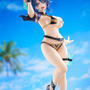 「kson」水着フィギュアが大迫力！挑発するような表情とやんちゃなポージングで魅力を表現