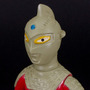 懐かしさ漂う昭和レトロカラー！「ウルトラセブン」人気キャラクターのフィギュア全5種ラインナップーメトロン星人は“ちゃぶ台”が付属