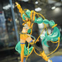 ホロライブ・フワモコやゲーマーズ等身大フィギュアの可愛さが無限大！「ミクxガンダムW」コラボなど「ワンフェス」を電脳アイドルが彩る【WF2025夏】
