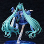満天の星空の下で歌う「初音ミク」が綺麗！イラストレーター・Tiv氏が描いた「マジミラ2025」メインビジュアルを立体化
