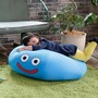 『ドラクエ』スライムのビッグクッションが圧倒的存在感！乗ればスライムナイトにもなれちゃう…？