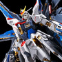 RGガンプラ「ストフリ」「デスティニー」のチタニウムフィニッシュ仕様が再販！ディスプレイを一層華やかにする「光の翼」も同時予約