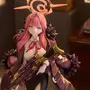 スカートからのぞく太もも！『ブルアカ』アルがフィギュア化ーニコッと笑った差し替え表情パーツなど、クールな「アウトロー」の魅力を表現