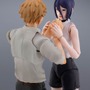 劇場版「チェンソーマン レゼ篇」より「レゼ」「ボム」がそれぞれ可動フィギュア化―頬を染めた可愛い姿と激しいアクションどちらも再現可能