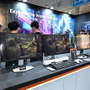 東京ゲームショウ 2025のBenQブースはゲームアートスタイルを鮮明に映し出す最新ゲーミングモニターが主役！猫麦とろろさんのスタイリッシュなパネルもお出迎え【TGS2025】