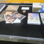『空の軌跡』登場キャラ“50人超え”の身長差イラストが圧巻！国内メディアも“ほぼ初見”の超貴重アイテムもブースに展示【TGS2025】