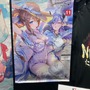 どこを見ても目を奪われる…！『アトリエ』シリーズ『DOAXVV』『NIKKE』の妖艶タペストリーなど―魅力的な物販ブースレポ【TGS2025】