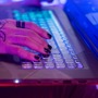 MSIゲーミングノート「Cyborg 15/17 B2RW」×『サイバーパンク2077』で叶える、本物の“没入（ジャック・イン）”。最高のプレイ環境で、コスプレイヤーと共にナイトシティを駆けてきた