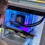 『バトルフィールド6』を2.1インチでプレイ!?CPUクーラーのスクリーンをまさかのディスプレイ代わりに