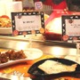 「Plate Lunch」コーナーのメイン料理。お魚料理か、お肉料理を選べた