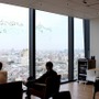 景色を見ながら、コーヒーなどを飲んで休憩するスペースとしても利用されているようだ