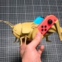 『Nintendo Labo』ダンボールコントローラーをファンが早速再現―トノサマバッタの脚にJoy-Conが！