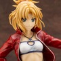 フィギュア「“赤”のセイバー」12,000円+税(C)東出祐一郎・TYPE-MOON / FAPC