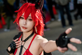 【コスプレ】台湾美女による『NIKKE』レッドフードの赤いドレス姿が艶っぽい！スリットから覗く美脚を推したい【写真8枚】 画像