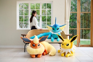 『ポケモン』イーブイとのサイズ差にビックリ！シャワーズ、サンダース、ブースターの「等身大ぬいぐるみ」受注販売は本日5月19日まで 画像